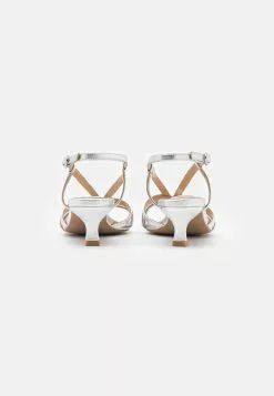 Prix Acceptable Alma en Pena Sandales sandales et nu-pieds ouvert femme -Alma en Pena Soldes 609f5695250d4248bbc009c2c5472a55